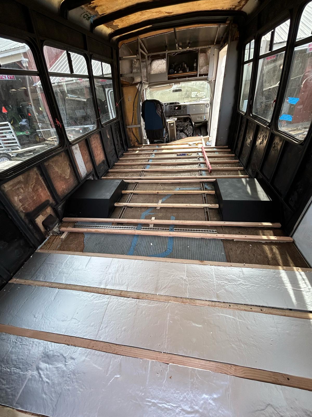 Shuttle Bus Mobile Studio media 1